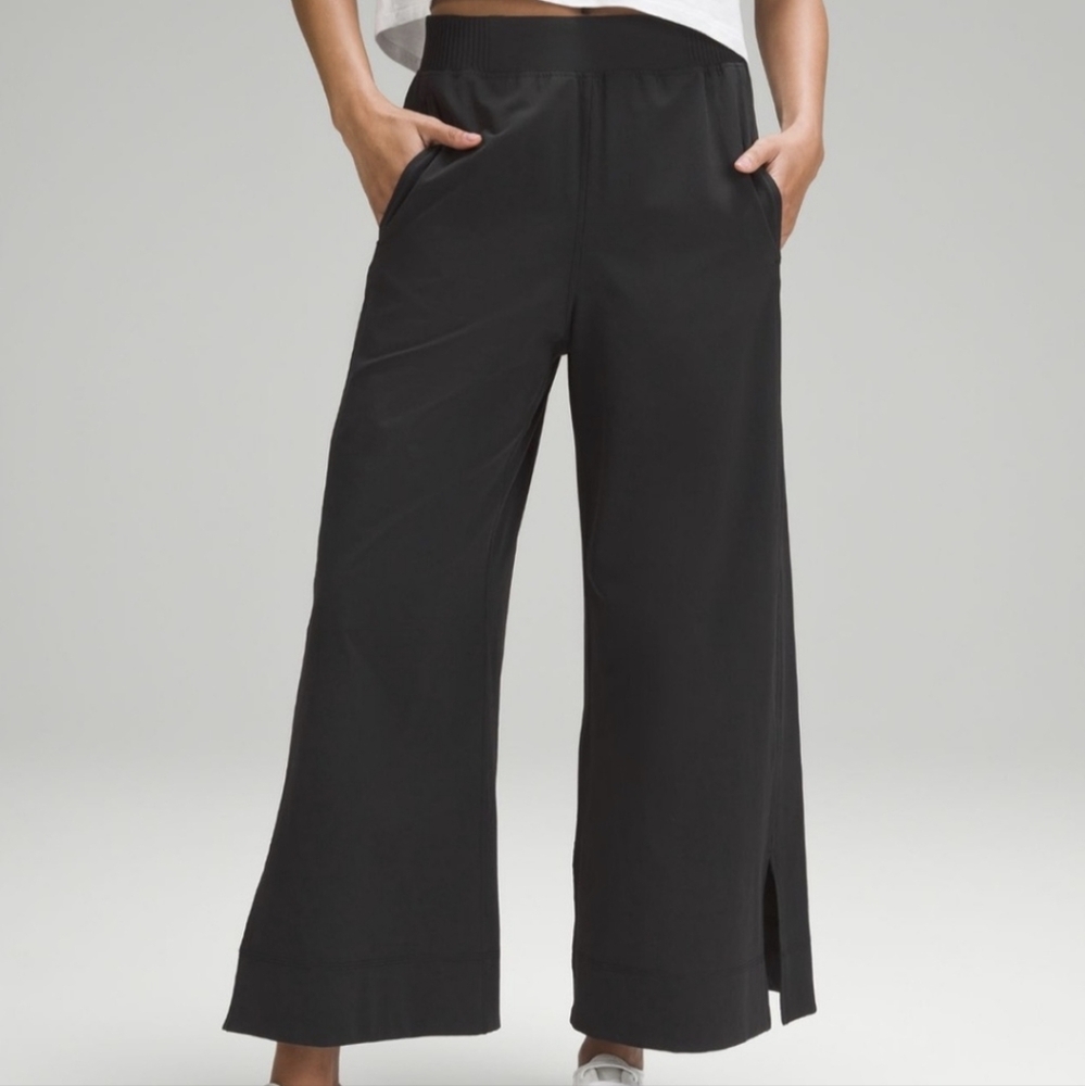 Lululemon Stretch Woven Wide-Leg High-Rise Crop Pants